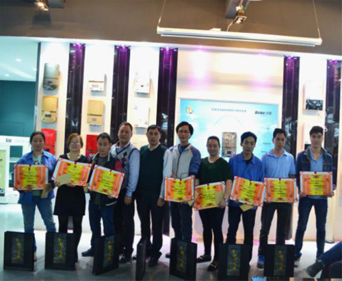 ���l(w��i)�t���ڣ��L����һ�N��(chu��ng)��������һ�N�Գ�