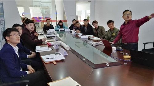 2017�ꄓ(chu��ng)������������� ��Ӣ�R��Ʒ�ƠI(y��ng)�N(xi��o)��ӑ��(hu��)