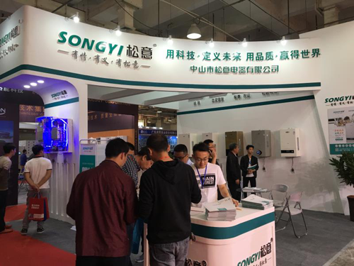 ���ӑB(t��i)������ڒ�t�Gɫ�������L(f��ng)��չʾ