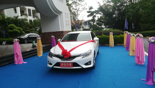 Ӣ���F����Ľ�(j��ng)�N(xi��o)�̕�(hu��)�h �A(y��)ʾؔ(c��i)��ʢ��