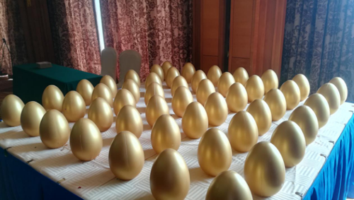 Ӣ���F����Ľ�(j��ng)�N(xi��o)�̕�(hu��)�h �A(y��)ʾؔ(c��i)��ʢ��