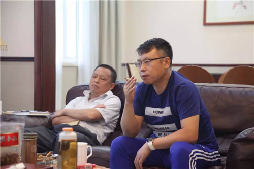 ���ˏN�l(w��i)������֮������(zh��n)�Է��(hu��)���麣�e��