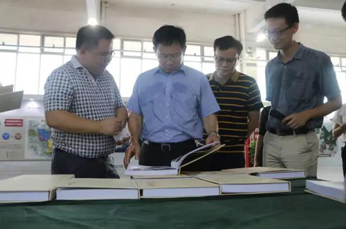 ��ɽ�аl(f��)�ľ־��Lһ���{�з�ɽ���Ї��չȡ���ɫС�(zh��n)