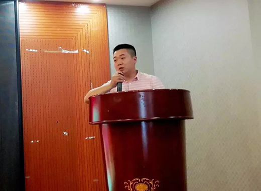 ���A�K�˱��Ƶ���վ�����������ҫ����Ĺ�â