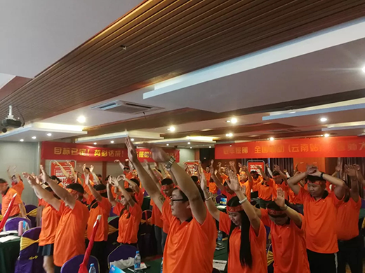 ���A�K�˱��Ƶ���վ�����������ҫ����Ĺ�â