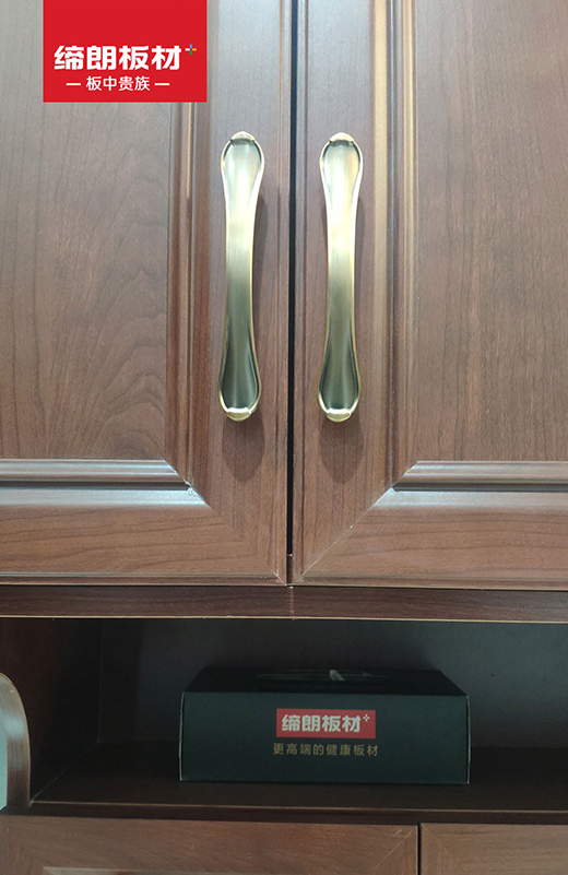 ���ʰ�ģ��������ı��B(y��ng)���� �����e�^