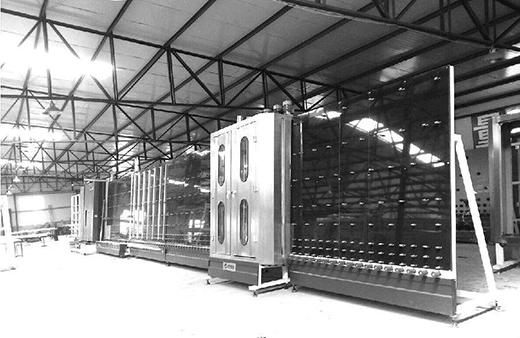 2025年全球平板玻璃市場規(guī)模預計將達1695.8億美元