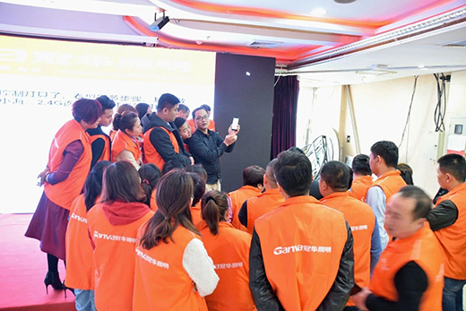 ���A�����K�˱��ƺӱ�վ���M(m��n)��������������(sh��)��ǰ��