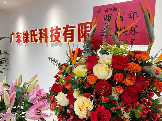 ��һ��һ�������ǰ�С�ף�R���}ͨƷ�Ƴ���2����