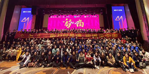 ��һ��һ�������ǰ�С�ף�R���}ͨƷ�Ƴ���2����