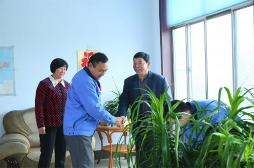 �¾�������ʥ��ܘI(y��)�c�㹲ͬŬ��