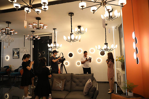 ǧ��Ԫ��K�˷���(w��)���� ��Ʒ�ưl(f��)�����ό����Ɵᳱ