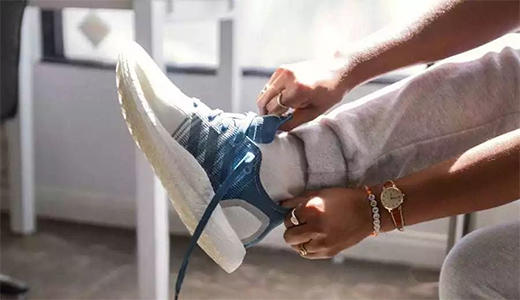 Nike��Adidas ����׷���³���!�r�Эh(hu��n)���@��Ь