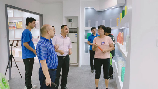 �f(xi��)ͬ�^�M �ƵZǰ�� �|��I(y��)��(w��)��Ӣ�������A�M��Ļ