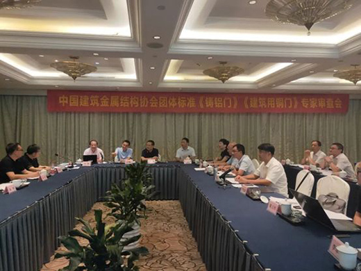 �����T�I(y��)�f(xi��)�k�������������~�T�F�w�˜ʌ�����A�M�e�k