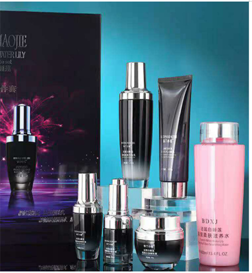 行業(yè)中的精英 花漾精選化妝品開店贏得美好事業(yè)