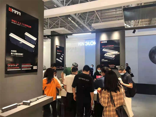 ���ڕr�мҾ��O(sh��)Ӌ��ʢ���_Ļ ����(qi��ng)������Ů���