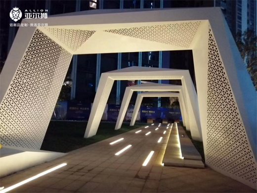 �����{���٣�협�(y��ng)�r(sh��)�������l(f��)չ���X�Ͳ�ǰ���V�