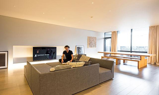 180�O��ƽ���x�O���L(f��ng)��ȫ�ݟo�����O(sh��)Ӌ