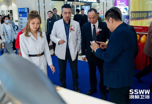 ���L�l(w��i)ԡ27����c�L(zh��ng)ɳվ���(d��ng)��