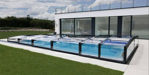 別墅豪宅私家泳池配上移動(dòng)陽光房，你不知道的好處!