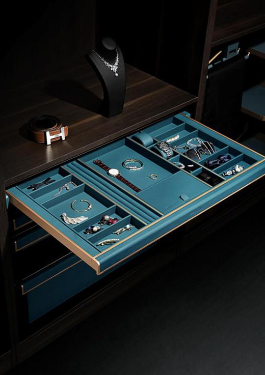 ����BVϵ���ռ{������o�㡰������ñ�g����ͬ���w�(y��n)