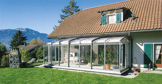 風(fēng)靡各大小區(qū)的伸縮移動(dòng)陽光房有什么好