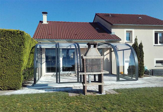 移動(dòng)陽光房是如何做到良好的防水還能實(shí)現(xiàn)自由推拉開合