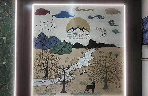 ��Ȼ��ɫ�^�У���ľ����ľ���չ�F(xi��n)ľ�|(zh��)���