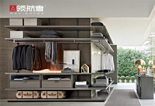 領(lǐng)航者家居用自然通透的原木色，讓家更輕松愜意