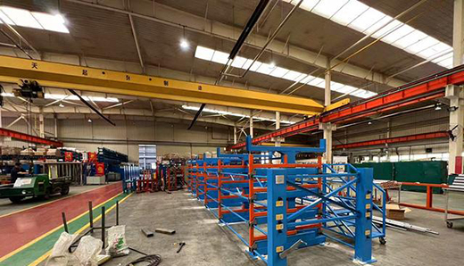 伸縮懸臂式管材貨架成為車間一道靚麗的風景線