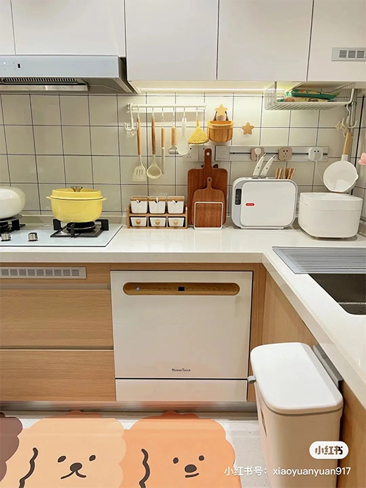 ���T��܉��������������N������