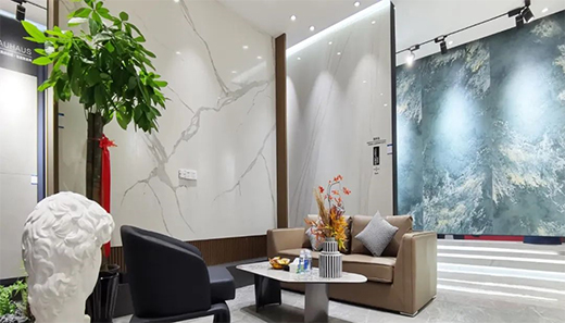 ���`�|(zh��)�Ўr�塤ͩ�l(xi��ng)�꣺�M�M�ҾӸ������������롰�ҡ���ģ��