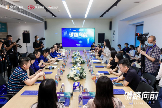 �����������솖(w��n)����(ji��)��ِ�� �����T(m��n)����Gɫ�l(f��)չ�r(sh��)���~�M(j��n)