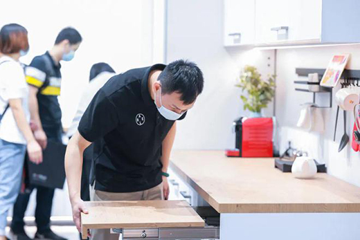 ֱ���𱬬F(xi��n)��(ch��ng)|������(l��)����Ӳ�˹�չ