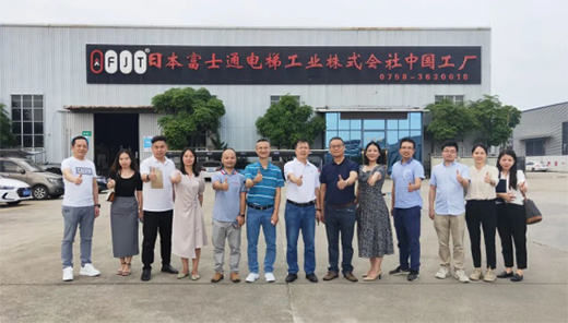 �ؑc���^(q��)�Ҿӽ����ИI(y��)�f(xi��)���I(l��ng)��(d��o)�W�R��ʿͨ��ݼ��F(tu��n)����ָ��(d��o)