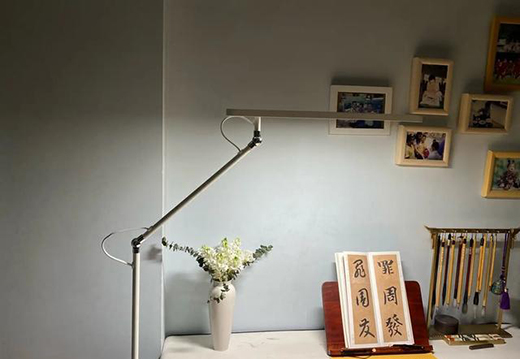 歐普照明LED落地?zé)?，光線更均勻做到無可視頻閃，視覺體驗(yàn)柔和