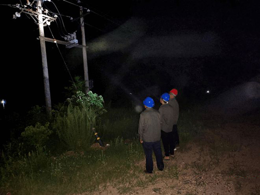 加強(qiáng)安全用電巡視 優(yōu)化電力營(yíng)商環(huán)境