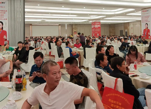 �y�ֳ��l(f��) �ж�ͬ�� | ��ţ����������Ϫ���ж����x��(hu��)���A�M(m��n)��Ļ!