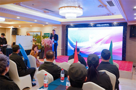 �c¹�ۄ�(sh��)���A�ڽK�� һ����ҾӾ�Ӣ��Ӗ(x��n)�I(y��ng)�A�M��Ļ