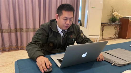 �c¹�ۄ�(sh��)���A�ڽK�� һ����ҾӾ�Ӣ��Ӗ(x��n)�I(y��ng)�A�M��Ļ