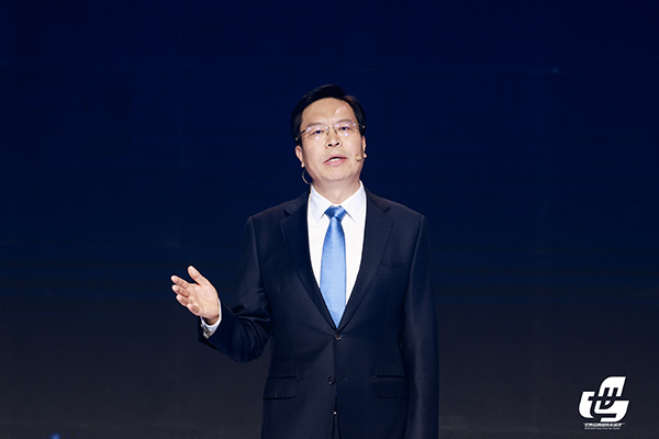 蒙牛集團(tuán)李鵬程：天生要強(qiáng)世界?！驹谑澜缥枧_(tái)中央為國爭光