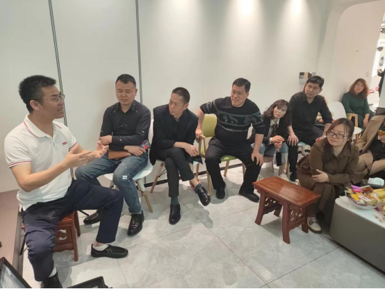 �Ŀ�ʿ�����ۖ|������(hu��)��̽������������ƪ��