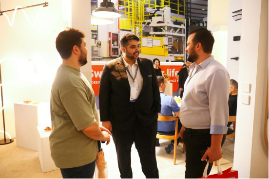 �⁆չ�����չ���ILLUS����˹����Ї�֮·�����_ʼ