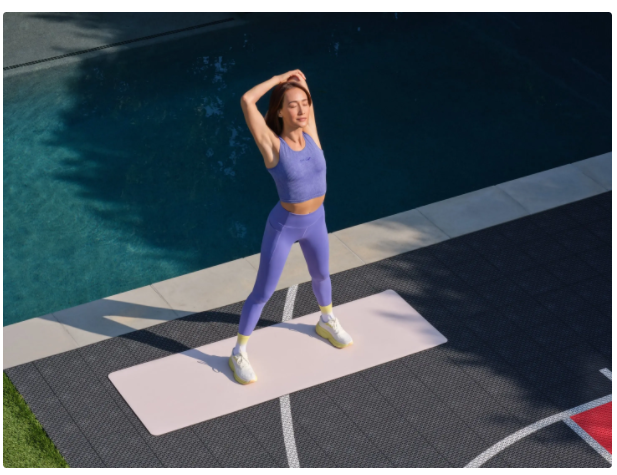 穿索康尼的彭于晏閃現(xiàn)上海機(jī)場