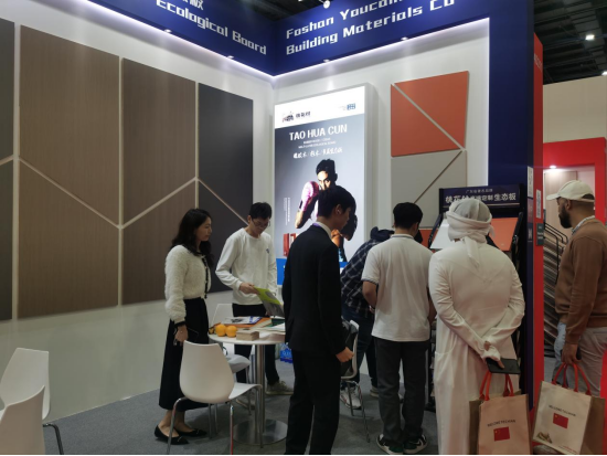 桃花村板材閃耀迪拜世貿(mào)中心，以匠心品質(zhì)征服國(guó)際市場(chǎng)