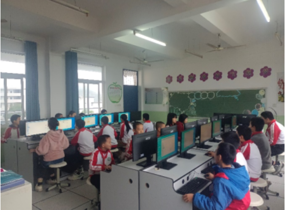 福建奔馳“啟明星計劃”走進(jìn)三明市寧化縣